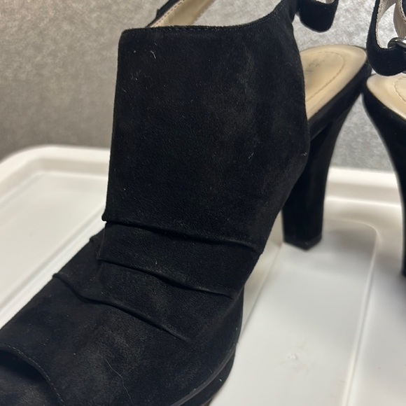 Naturalizer Black Velvet Slingback Heels - Picture 8 of 8